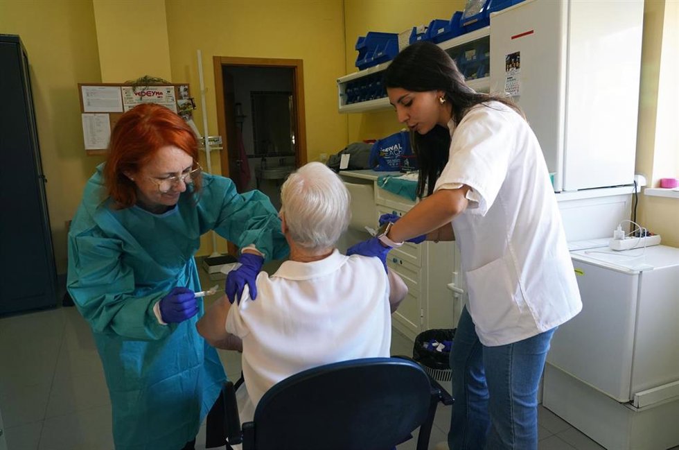 Archivo - La Consejería de Salud insiste en la vacunación de los grupos de riesgo.