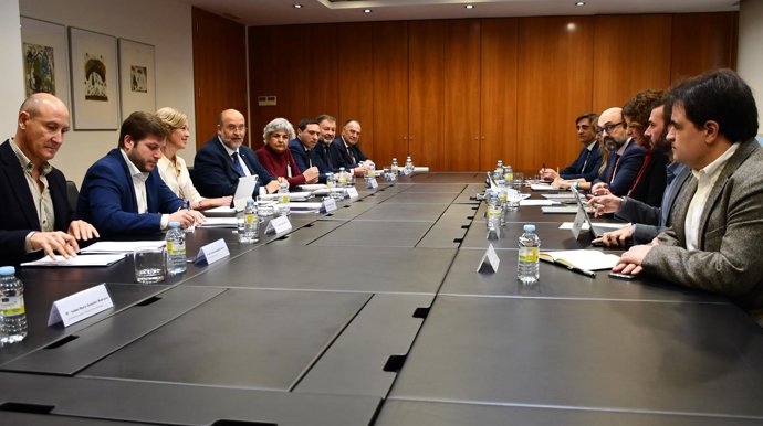 Reunión de Adif con la Junta, la Diputación y los ayuntamientos de Cuenca y Tarancón.