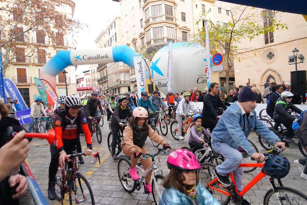 Corredores en la Diada Ciclista de Sant Sebasti.