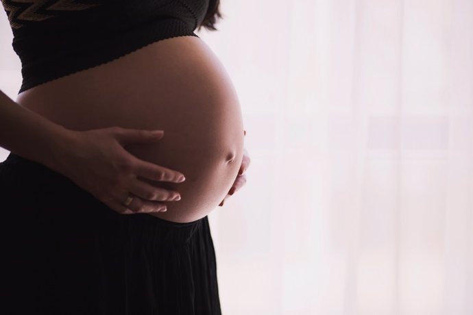 Archivo - Imagen de archivo de una mujer embarazada.