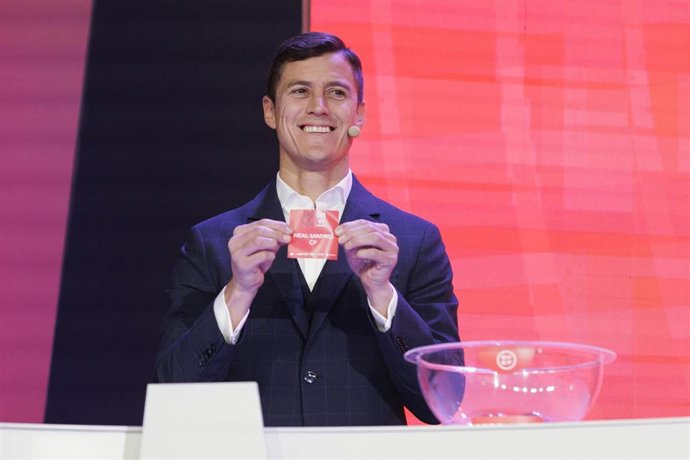 El responsable de relaciones institucionales del CD Leganés, Martín Mantovani, en el sorteo de cuartos de final de la Copa del Rey 2024-2025. 