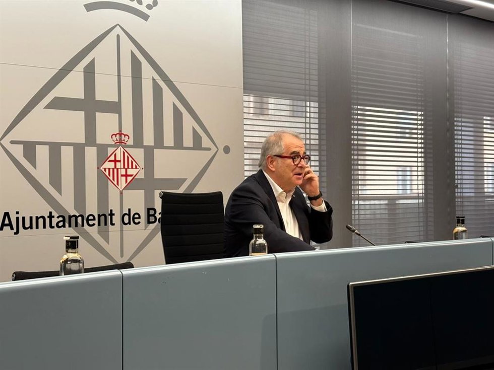 El teniente de alcalde de Economía, Jordi Valls, en rueda de prensa