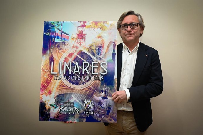 Enrique Mendoza informa sobre la oferta que presentará Linares en Fitur 2025.