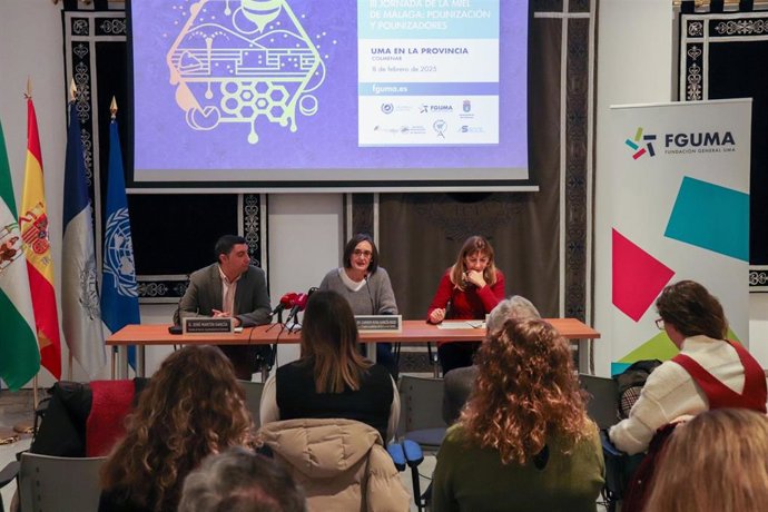 Presentación del programa 'UMA en la provincia' en Colmenar con la tercera Jornada de la Miel de Málaga.