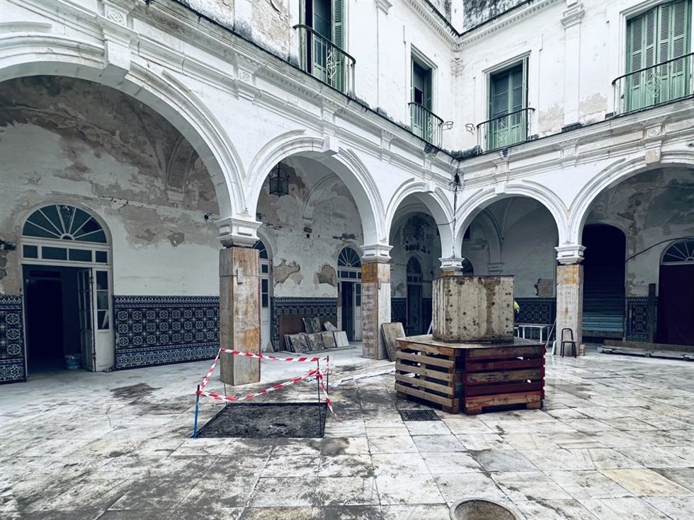 Obras de la primera fase de rehabilitación del antiguo Hospital San Juan de Dios en El Puerto de Santa María.