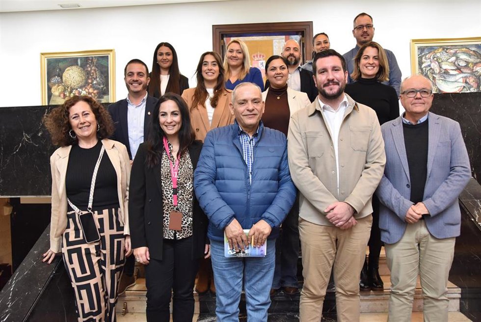 Los consejeros de Empleo y Juventud del Cabildo de Tenerife, Efráin Medina y Serafín Mesa, en la presentación de los resultados del proyecto 'Ponos'