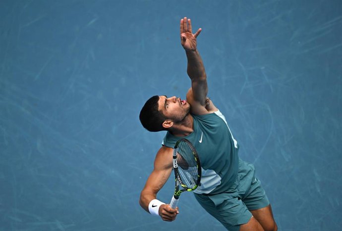 El tenista español Carlos Alcaraz durante un partido en el Abierto de Australia 2025.