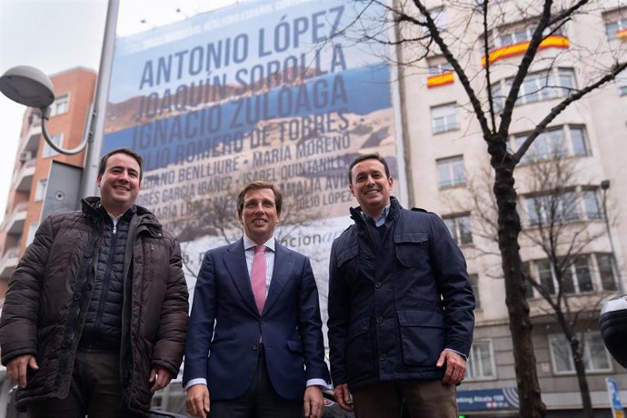 El alcalde de Madrid, José Luis Martínez-Almeida, junto al presidente de la Diputación Provincial de Almería, Javier Aureliano García.