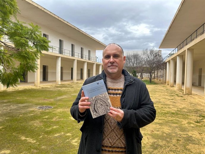 El catedrático de la UA Josep Lluís Martos