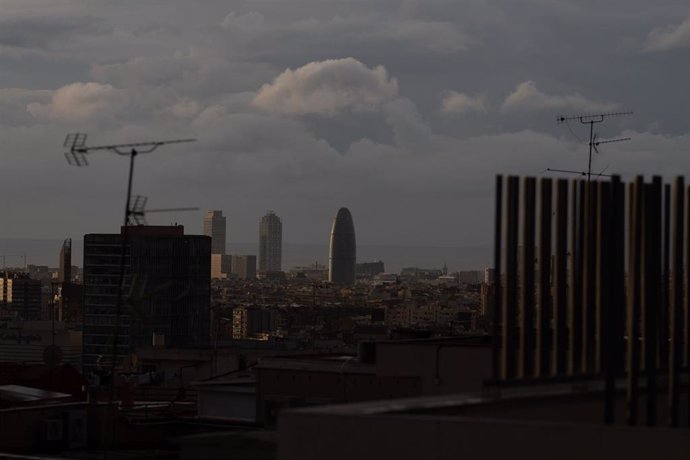 Archivo - Imagen de archivo de contaminación atmosférica.