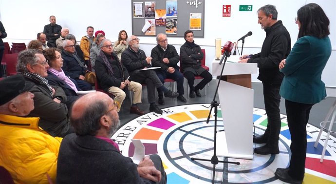 Lectura poética para conmemorar y recordar el centenario del nacimiento de Ernesto Cardenal en la Universidad de Huelva.