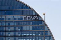 La prima en la OPA de BBVA y Sabadell entra en terreno negativo
