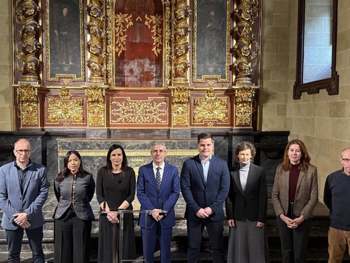 El CEO del Palacio de Congresos, Juan Salado (centro), en la presentación de la memoria anual.