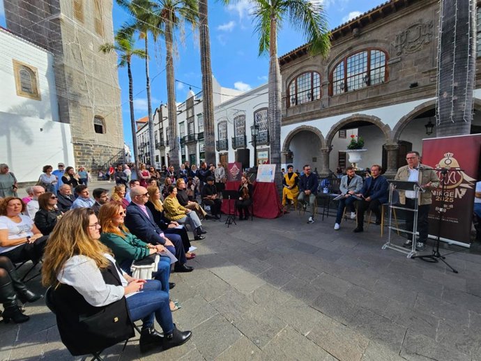 El consejero de Educación del Gobierno de Canarias, Poli Suárez, en la presentación del proyecto pedagógico sobre la Bajada de las Virgen de las Nieves, en La Palma