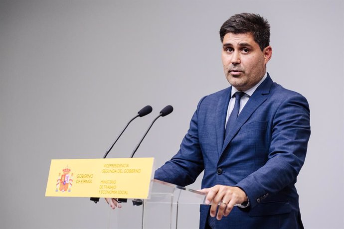 Archivo - El presidente de Asociación de Futbolistas Españoles, David Aganzo, ofrece una rueda de prensa tras reunirse con la vicepresidenta segunda y ministra de Trabajo y Economía Social en funciones, en la sede del Ministerio, a 28 de agosto de 2023, e