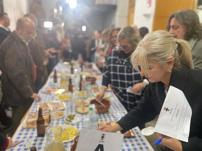 La consejera de Cultura y Deporte, Patricia del Pozo, en las Fiestas de la Caldereta 2025.