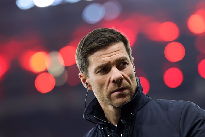 Archivo - 10 December 2024, North Rhine-Westphalia, Leverkusen: Leverkusen coach Xabi Alonso pictured prior to the start of the UEFA Champions League soccer match between Bayer Leverkusen and Inter Milan at BayArena. Photo: Rolf Vennenbernd/dpa