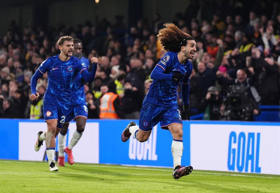 Marc Cucurella celebra su gol en el Chelsea-Wolverhampton