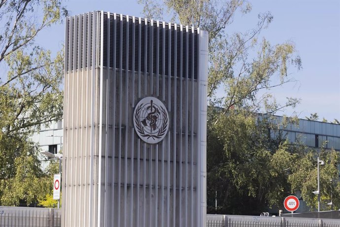 Archivo - August 21, 2024, Geneva, France, Switzerland: Geneva, Switzerland August 21, 2024 - A logo stands at the entrance to the headquarters of the World Health Organization (WHO). The WHO has classified the MPOX epidemic in Africa as a public health e