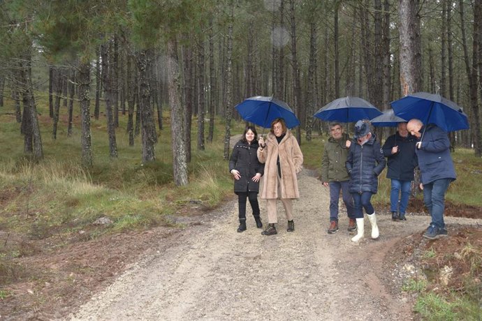 Armisén visita las obras de acdecuaciones de caminos.