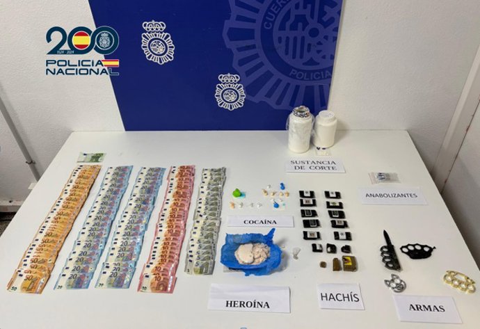 Artículos intervenidos en una operación anti droga en La Laguna