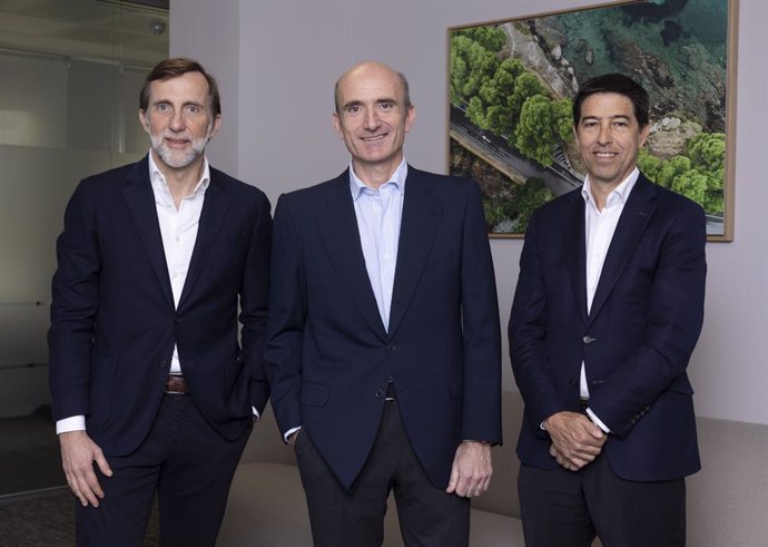 Los socios fundadores de Miura Partners Luis Seguí y Juan Leach junto al nuevo operating partner, Eduardo Dávila