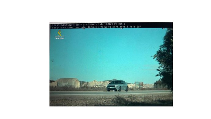 Vehículo investigado por exceso de velocidad.