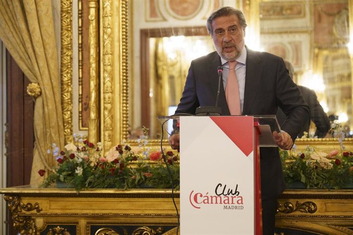 Archivo - El presidente de la Cámara de Comercio de Madrid, Ángel Asensio, interviene en Club Cámara de Madrid.