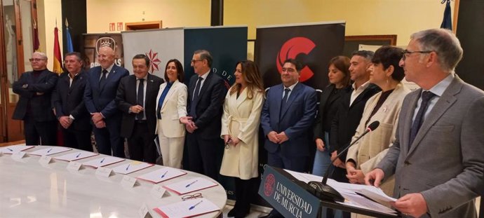 Integrantes de la Cátedra 'Ejercicio, Educación y Cáncer', impulsada por la UMU con la colaboración de empresas privadas