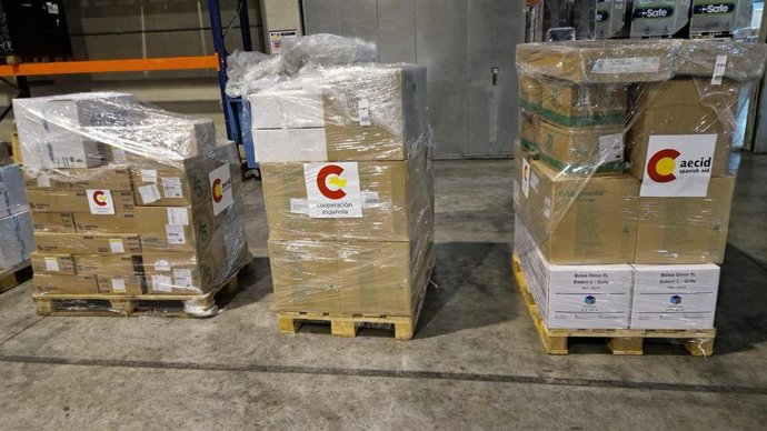 Archivo - Material médico y medicamentos enviado por AECID a Líbano