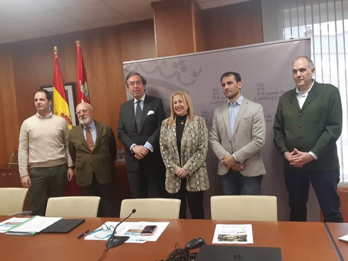 De izda a dcha, Ciria, Calvo, Marichalar, De Gregorio, Rubio y Casamor presentan '¿Qué es Numancia para ti?'