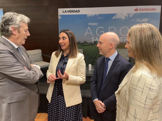 La consejera de Agua, Agricultura, Ganadería y Pesca, Sara Rubira, en el ‘Foro Agro Santander’