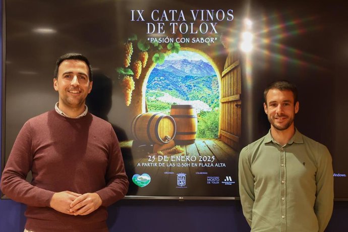 El diputado provincial José Santaolalla junto al teniente de alcalde de Tolox, Juan Moreno, presentan la Cata de Mosto