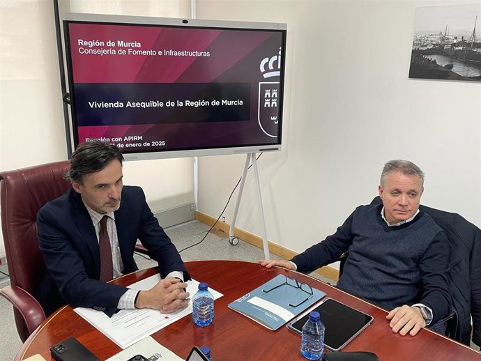 El Consejero De Fomento E Infraestructuras, Jorge García Montoro, Celebra Una Reunión Con La Asociación De Promotores Inmobiliario En El Marco De La Ronda De Contactos Para Dar A Conocer El Nuevo Modelo De ‘Vivienda Asequible De La Región De Murcia