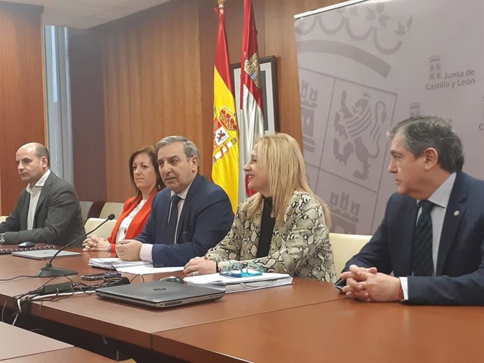 En el centro, José Luis Sanz Merino se desplaza a Soria para escuchar alegaciones a la Estrategia Logística 2030