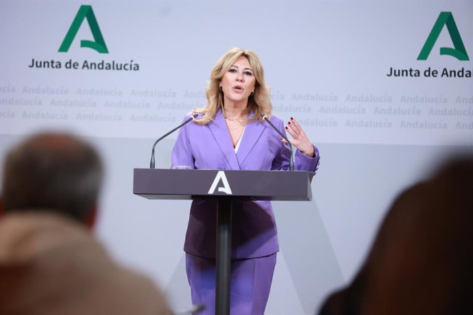 La consejera portavoz del Gobierno andaluz, Carolina España, en la rueda de prensa posterior al Consejo de Gobierno del 21 de enero de 2025.