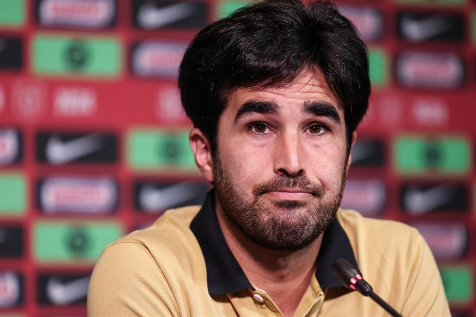 Archivo - Pere Romeu, head coach of FC Barcelona Femenino attends his press conference during the training day of FC Barcelona ahead the UEFA Womens Champions League, football match against SKN St. Polten at Ciudad Esportiva Joan Gamper on November 11,