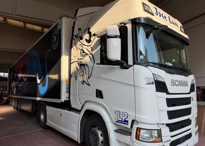 Calahorra envía otro trailer cargado de ropa y mantas a Albal (Valencia) para ayudar a afectados por la DANA