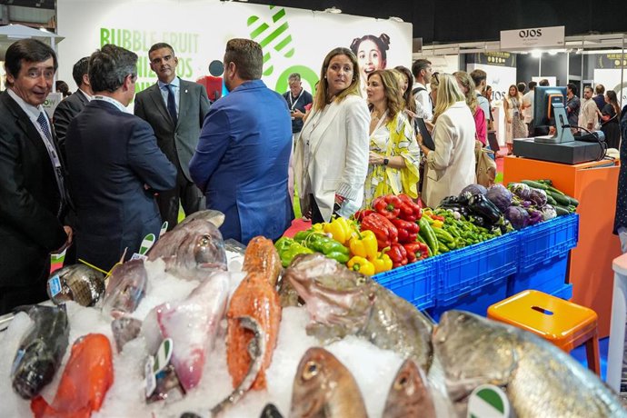 Archivo - El consejero de Agricultura, Pesca, Agua y Desarrollo Rural, Ramón Fernández-Pacheco visita feria agroalimentaria Auténtica Premium Food Fest. tras su inauguración, a 16 de septiembre de 2024, en Sevilla. (Foto de archivo).