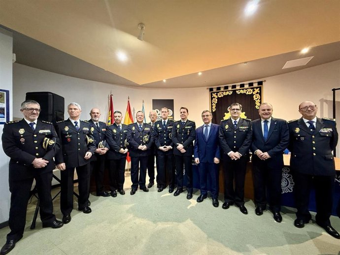 Acto de toma de posesión del nuevo comisario jefe de la Comisaría Nacional de Policía en Talavera.