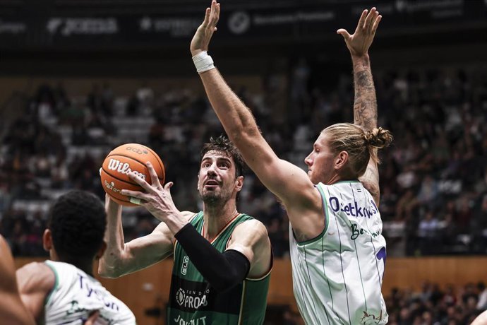 Archivo - Ante Tomic y Dylan Osetkowski