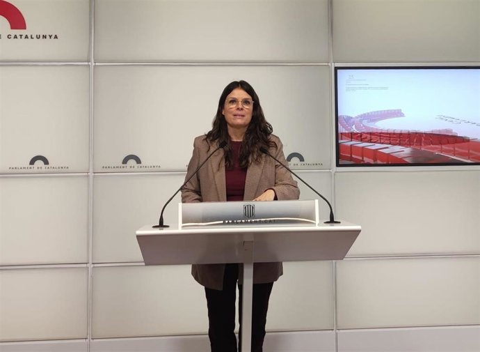 La portavoz de Junts en el Parlament, Mònica Sales, en rueda de prensa