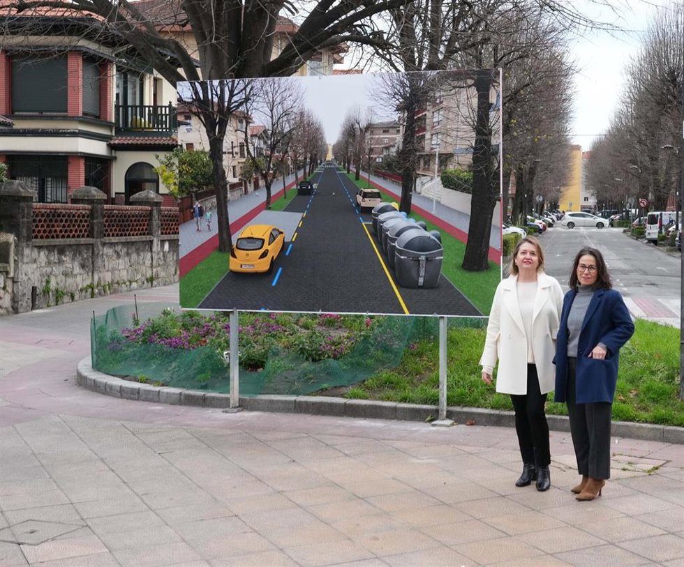 La alcaldesa de Getxo, Amaia Aguirre. Y la edil de Infraestructuras, Obras y Servicios, Janire Ocio,, ante un cartel del proyecto.