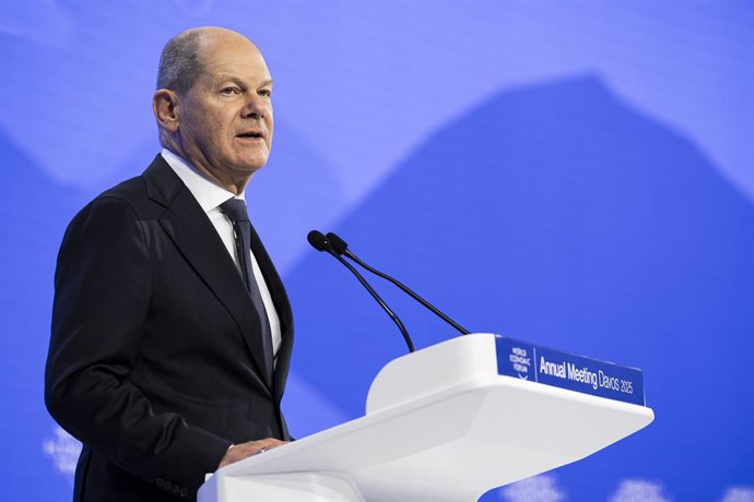 HANDOUT - 21 January 2025, Switzerland, Davos: German Chancellor Olaf Scholz speaks during the World Economic Forum Annual Meeting. Photo: Jakob Polacsek/World Economic Forum/dpa - ATTENTION: editorial use only and only if the credit mentioned above is re