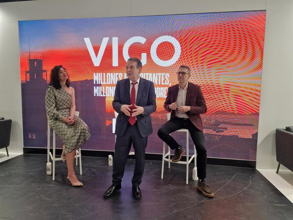 Archivo - Abel Caballero en la presentación de Vigo en Fitur 2024.