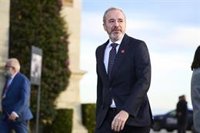 Azcón ve "inadmisible" que el Gobierno de España traslade migrantes a Aragón "con secretismo"