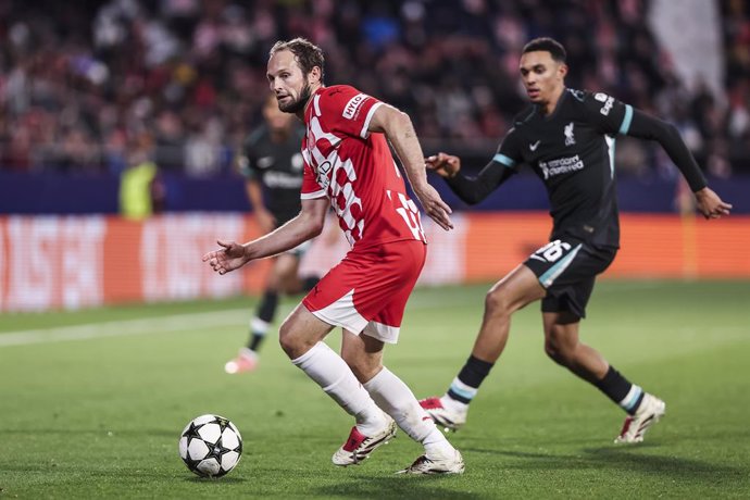 Archivo - Daley Blind of Girona FC in action during the UEFA Champions League 2024/25 League Phase MD6, match between Girona FC and Liverpool FC at Estadi de Montilivi on December 10, 2024 in Girona, Spain.