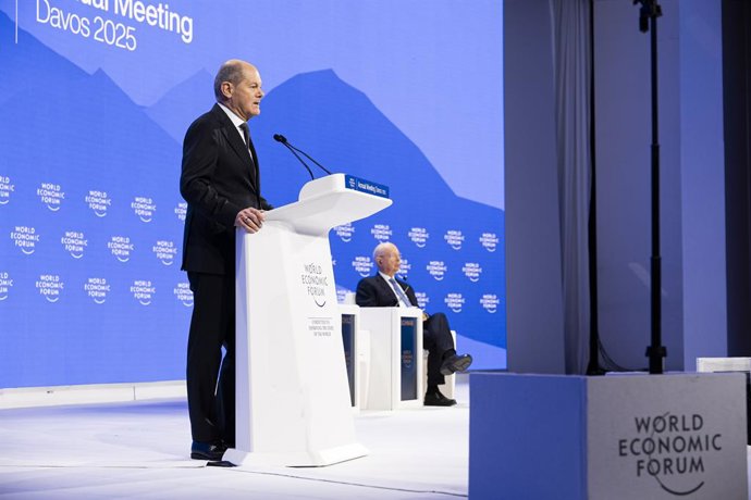 HANDOUT - 21 January 2025, Switzerland, Davos: German Chancellor Olaf Scholz speaks during the World Economic Forum Annual Meeting. Photo: Jakob Polacsek/World Economic Forum/dpa - 