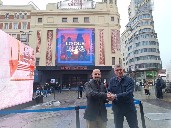El presidente de la Fundación Pública Cueva de Nerja y subdelegado de Gobierno en Málaga, Javier Salas, y el vicepresidente de la fundación y alcalde de la localidad, José Alberto Armijo.