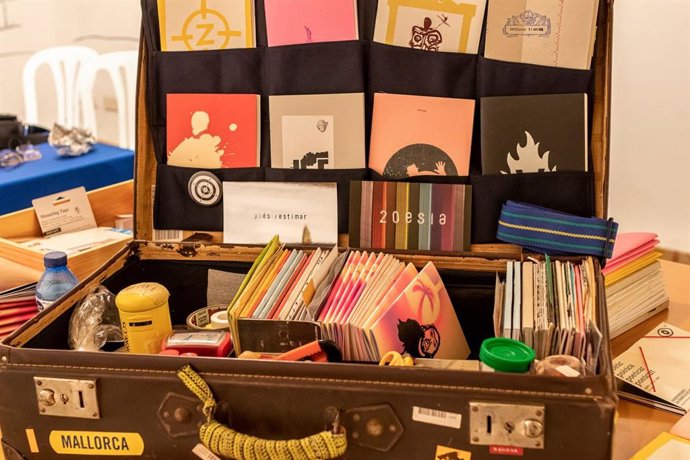 El Centre del Carme invita al público a descubrir in situ el proceso de edición de fanzines poéticos